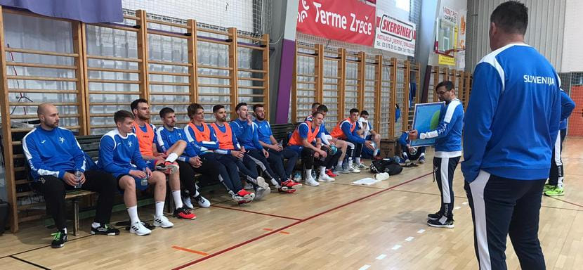 ЧЕ-2022. Сборная Словении обыграла в гостях команду Турции с перевесом в восемь голов. Юре Доленец забросил 12 мячей