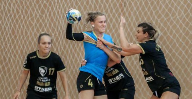 "Глория Бузэу" обыграла "Слатину" в чемпионате Румынии. Наталья Винюкова стала лучшим бомбардиром