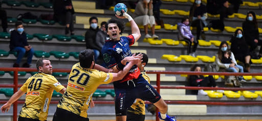 Кубок ЕГФ. "Парнассос" Егора Евдокимова уступил в ответной игре "Сассари", но все равно прошел в 1/16 финала