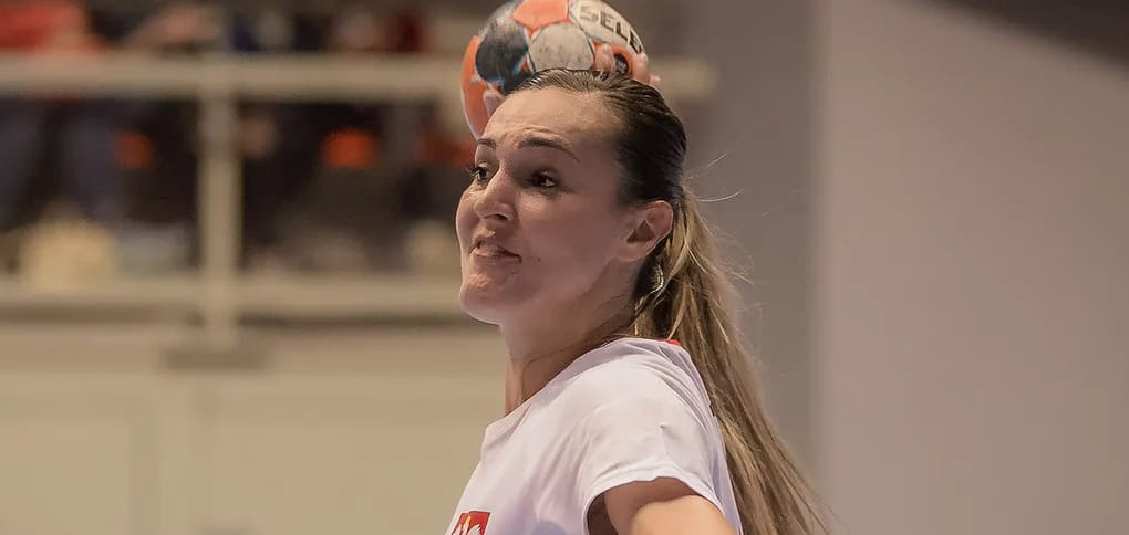 "Гандбол причинял мне душевную боль". Звездная польская разыгрывающая Кинга Ахрук рассказала о том, как поборола депрессию