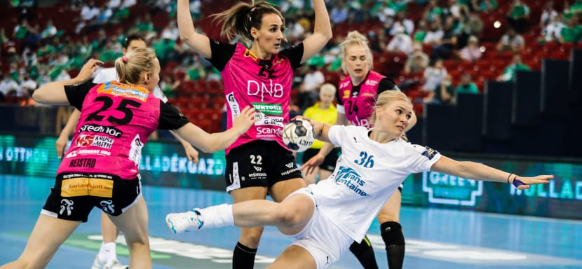 Лига чемпионов. "О скалы грозные дробятся с ревом волны". Песня варяжских гостий звучна в Будапеште