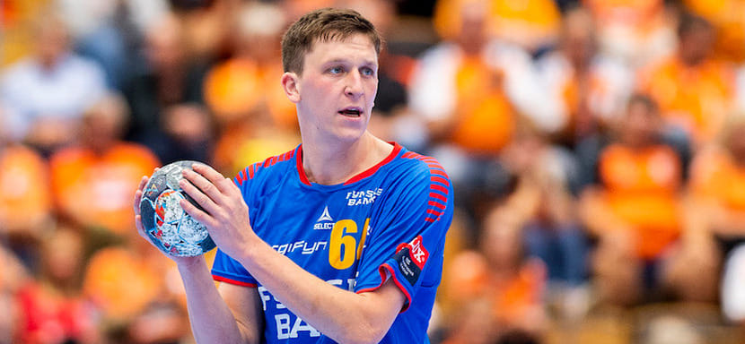 Бундеслига. Новая травма Лассе Меллера: полусредний сборной Дании и "Фленсбурга" пропустит следующий сезон из-за повреждения колена