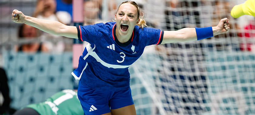 И женская, и мужская команды страны-хозяйки олимпийского турнира вместе прошли в плей-офф всего во второй раз в истории