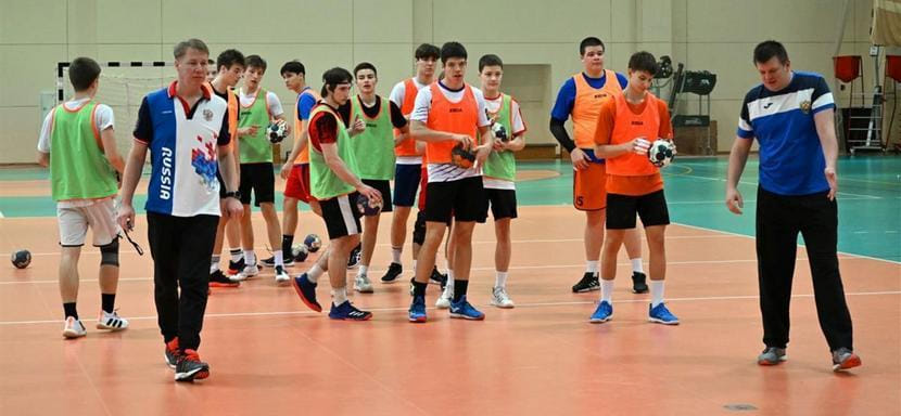 20 гандболистов юниорской сборной России будут готовиться к мартовским товарищеским матчам со сверстниками из Беларуси