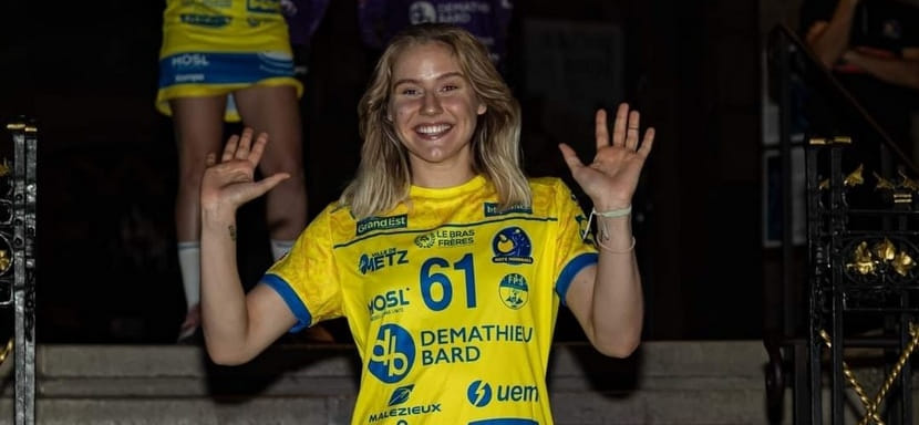 Франция. "Мец" российской полусредней Валерии Масловой провёл презентацию команды в кафедральном соборе (ФОТО)