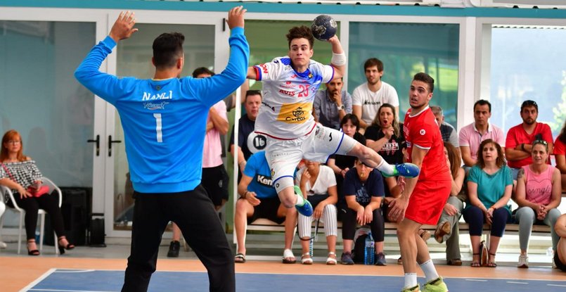 Молодежная и юношеская сборные Испании одержали победы в товарищеских матчах