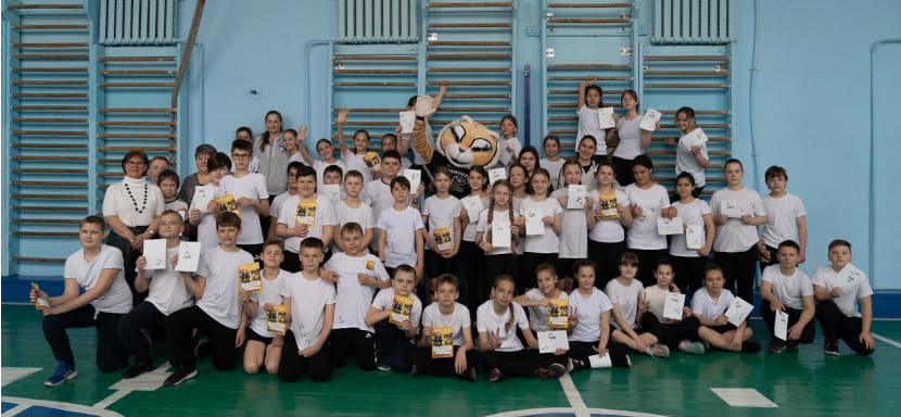 Гандболистки "Ростов-Дона" Галина Габисова и Екатерина Зеленкова провели мастер-класс в школе №7 им. А. П. Береста (ВИДЕО)