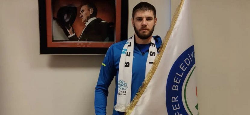 Турция. 36-летний линейный Алексей Поляков, известный по игре за астраханское "Динамо" и "Виктор", стал игроком "Нилюфера" из Бурсы