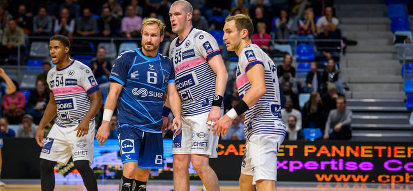 Франция. "Ренн" объявил о продлении контрактов с линейным Ромариком Гийо и полусредним Ромэном Бриффом