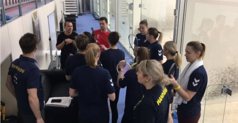 Звенигородская "Звезда" необычно провела один из тренировочных дней: за игрой в сквош (ВИДЕО)