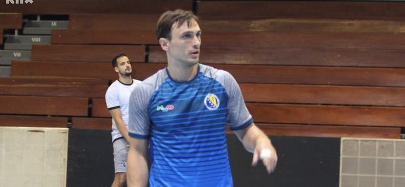 ЧЕ-2022. Полусредний сборной Боснии и Герцеговины Иван Карачич в матче с командой Германии получил серьезную травму и выбыл на два месяца