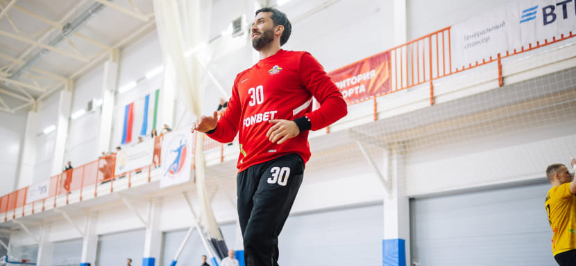 37-летний вратарь "Ростова" Эдуард Максутов: "Возобновление карьеры? Ни в коем случае! Из большого гандбола я ушёл"