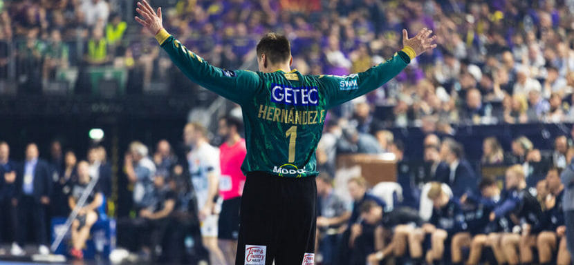 Источник: голкипер сборной Испании Сергей Эрнандес подписал трёхлетний контракт с "Барселоной"