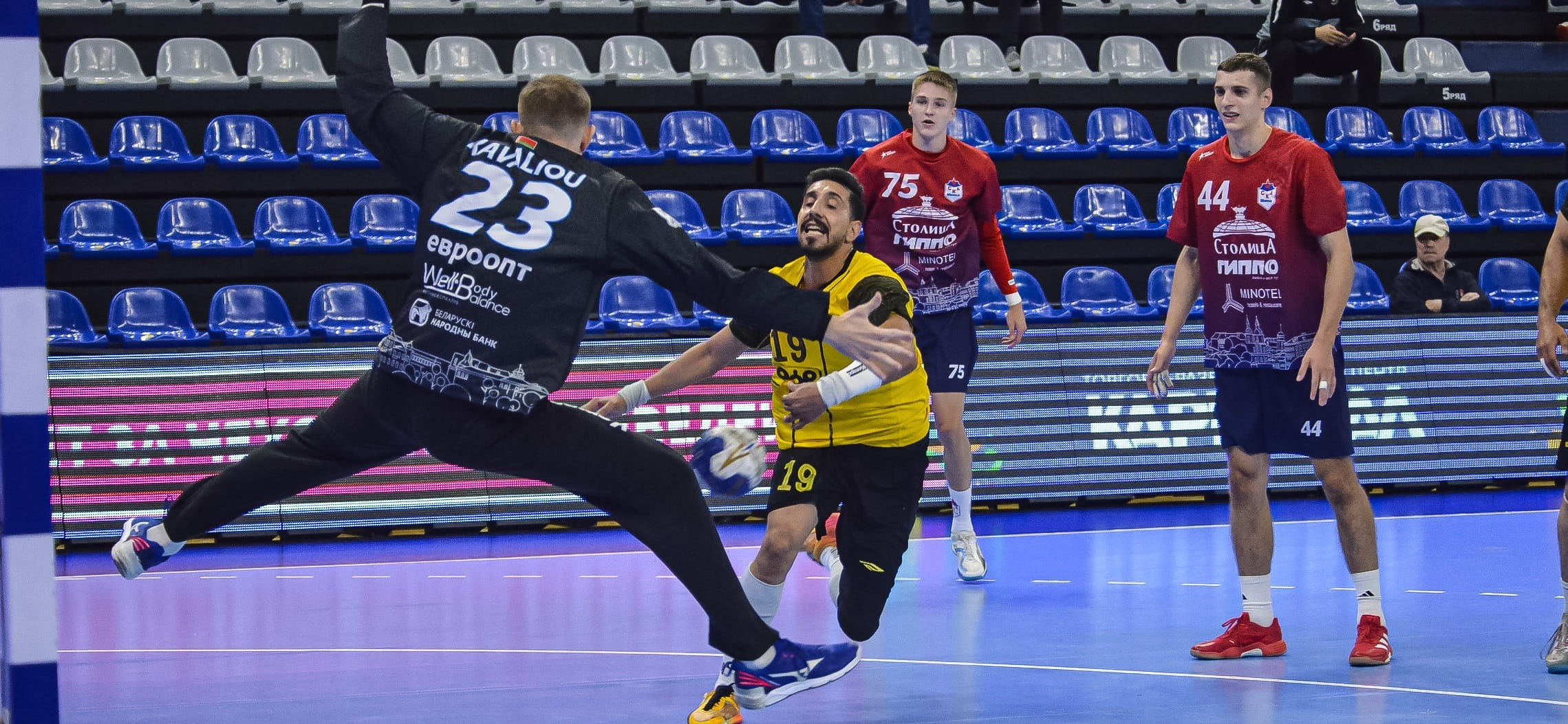 На Кубке губернатора Московской области минский СКА сыграет сегодня с волгоградским "Каустиком", "Чеховские медведи" — с иранским "Сепаханом"