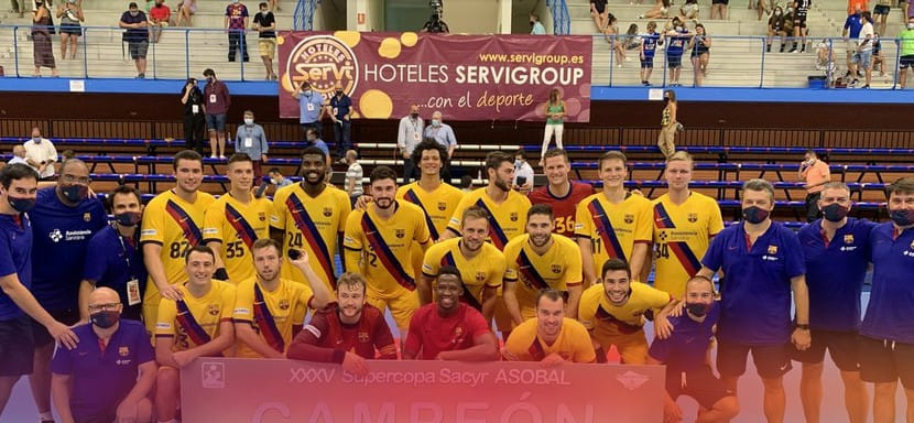 Испания. "Барселона" выигрывает Суперкубок страны девятый сезон подряд. Всего этот трофей клуб завоевывал 23 раза