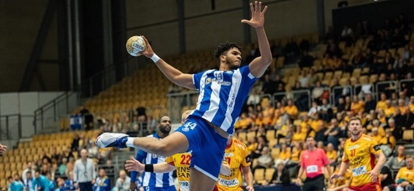 Колумбийский линейный "Порту" Хесус Уртадо до лета 2025 года отправился в аренду в словенский "Целе"