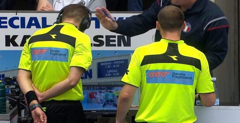 Дания. Спустя 29 дней после внедрения инновационной системы тренерских "челленджей" ее отменили до окончания мужского и женского чемпионатов