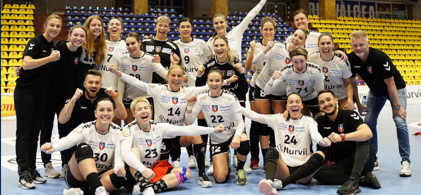 Румыния. "Рапид" сохранил лидерство в турнире, обыграв "Залэу". "Вылча" одолела "Миовени", "Байя-Маре" уступил "Глории Бистрице" и другие результаты субботы