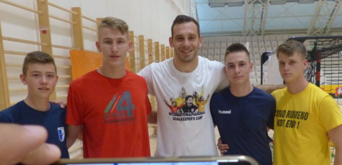 Беньямин Бурич и Владимир Цупара провели занятие с подрастающими голкиперами в Хорватии