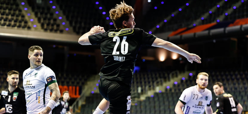 Бундеслига. Чемпион Европы-2022, правый крайний сборной Швеции Вальтер Кринтц продлил контракт с "Берлином"