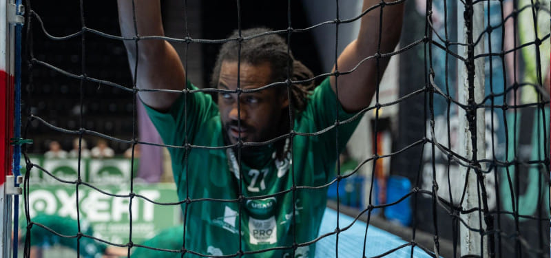 Франция. В единственном матче игрового дня "Ним" в гостях разгромил "Экс" и поднялся в еврокубковую зону