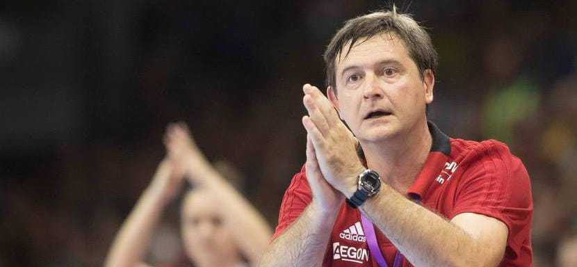 Наставник МТК Владимир Головин, имеющий российские корни, сменил Габора Элека на посту главного тренера женской сборной Венгрии