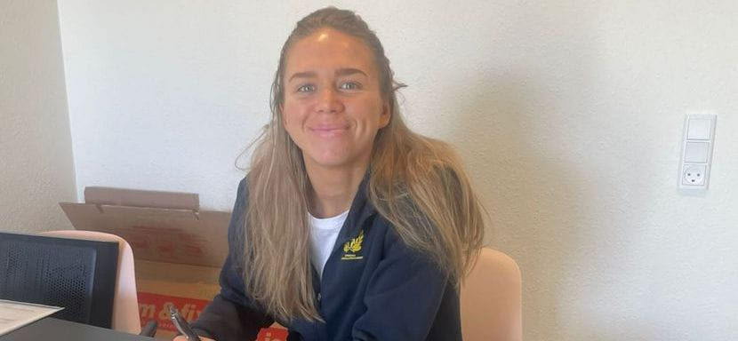 Франция. Разыгрывающая сборной Швеции Йенни Карлссон, покинувшая датский "Хольстебро", присоединилась к "Бресту"