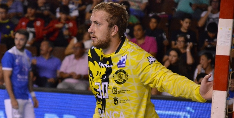 Белорусский голкипер "Адемара" Дмитрий Потоцкий в следующем сезоне может сменить команду