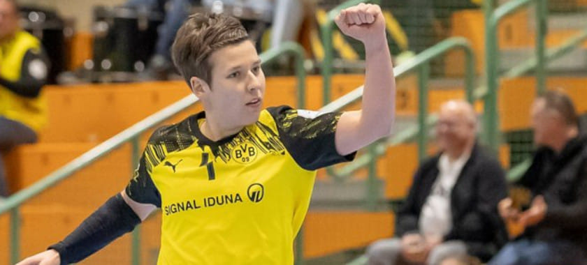 "Боруссия" дома справилась с "Дебреценом", "Икаст" оказался сильнее "Крима" на старте воскресного игрового дня Лиги чемпионов