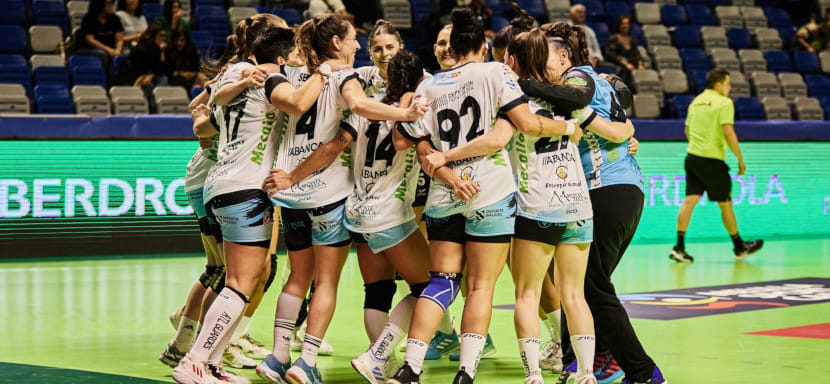 Кубок ЕГФ. Испанская "Месалия" обыграла с преимуществом в 6 мячей турецкий "Коньяалты" Ихневой и Санниковой в первом финальном матче