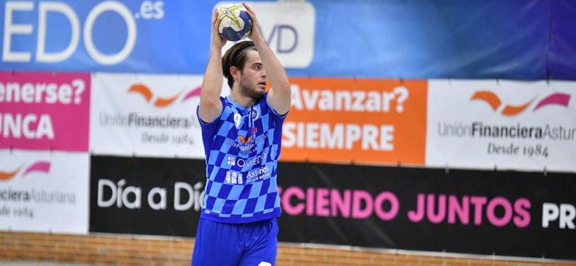 Испания. Разыгрывающий Владислав Паровинчак продлил контракт с "Овьедо" (Д2)