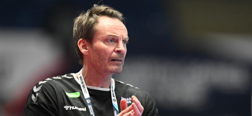 Норвегия. Покидающий пост наставника сборной страны Кристиан Берге присоединится к "Кольстаду". Клубу пришлось заплатить неустойку