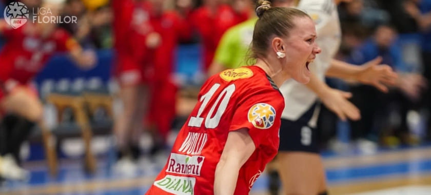 10 голов Валерии Кирдяшевой не спасли "Дунэрю" в гостевом матче с "Вылчей". Победу хозяйкам принёс гол с пенальти после сирены