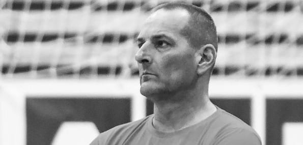 После тяжелой болезни на 52-м году жизни умер главный тренер "Гомеля" и женской национальной сборной Беларуси Томаж Чатер