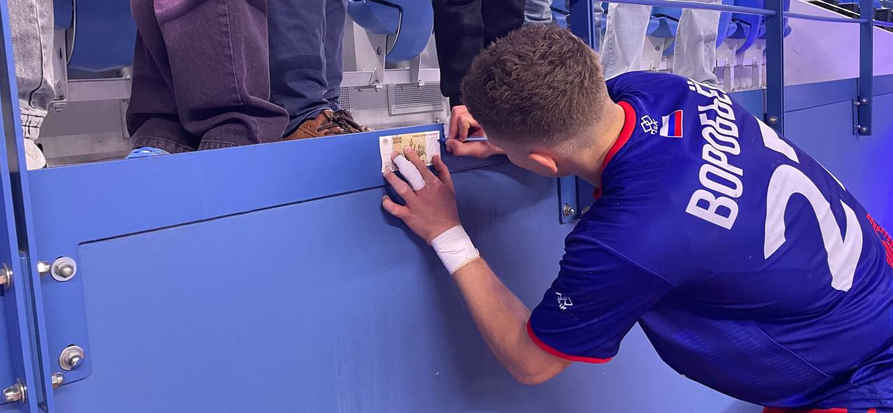 Воробьёв расписывался на "сотке", Рудь уходил на одной ноге. Как ЦСКА победил в битве за лидерство "Зенит"