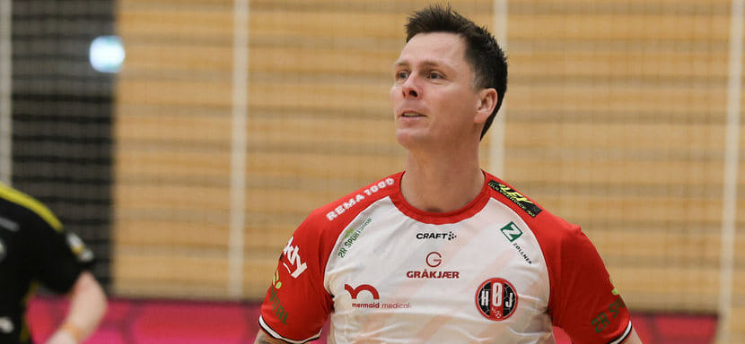 Легендарный датчанин Ханс Линдберг решил завершить игровую карьеру этим летом. Он станет спортивным директором клуба ХЁЙ