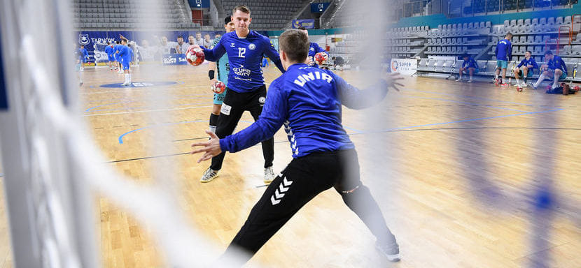 Польша. Шведский вратарь Каспер Лильестранд уйдет из "Тарнува". Также команду может покинуть его отец рулевой Патрик Лильестранд