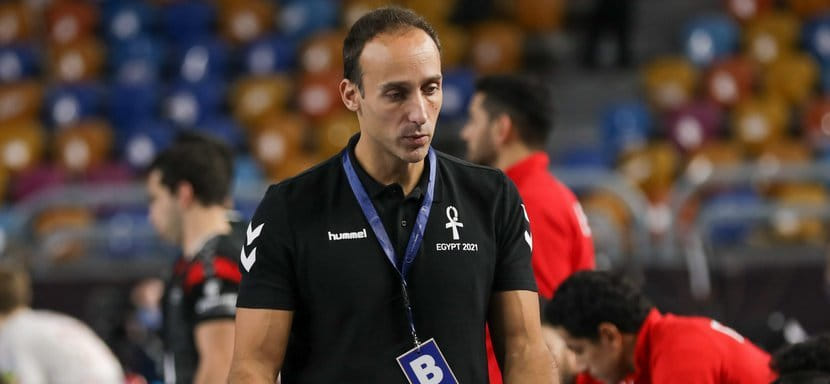 Испанский специалист Роберто Гарсия Паррондо опроверг информацию об уходе с поста главного тренера мужской сборной Египта