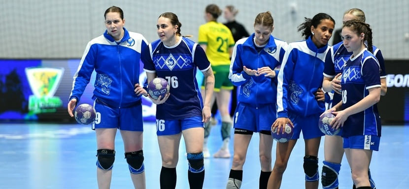 Волгоградское "Динамо-Синара", ставшее шестым по итогам сезона, объявило о расставании с пятью гандболистками