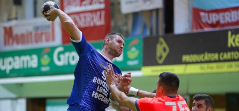 Румыния. Роман Макришин: "Подписал новый договор только на год. В связи с ситуацией в мире решил, что больше, чем на сезон, лучше не заключать"