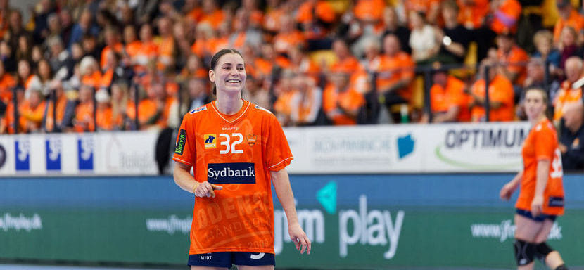 Левая полусредняя Мие Хёйлунд продолжит защищать цвета датского "Оденсе"