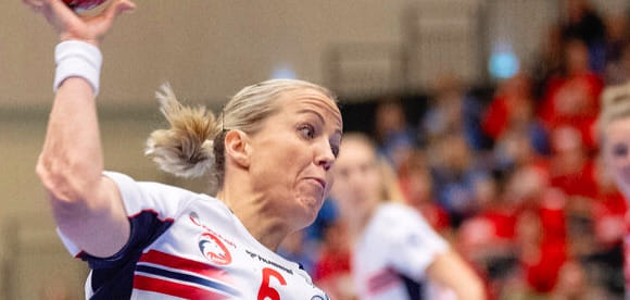 Норвегия. Хейди Леке получила очередную травму носа в игре с сыном — под угрозой участие в 1/8 финала Лиги чемпионов и олимпийской квалификации