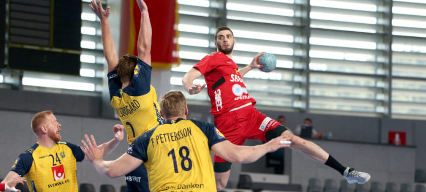 Румыния. "Динамо" из Бухареста близко к подписанию контрактов с Аньелем Лангаро, Деаном Бомбачем и Бранко Вуйовичем