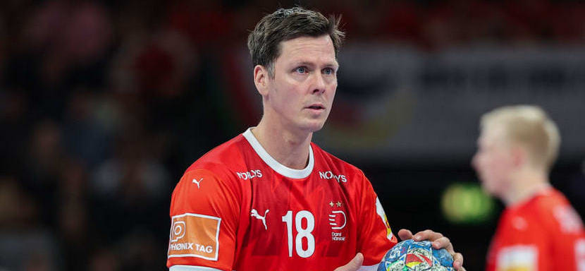 42-летний правый крайний Ханс Линдберг всё-таки сыграет на Олимпийских играх в Париже. Он заменил травмированного Мадса Хоксера