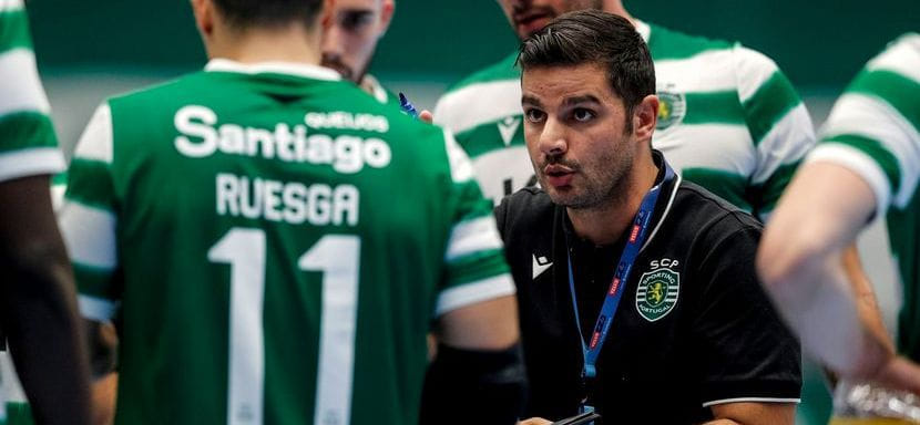 42-летний португальский специалист Руй Силва сменил Фредерика Бужана на посту главного тренера греческого АЕКа