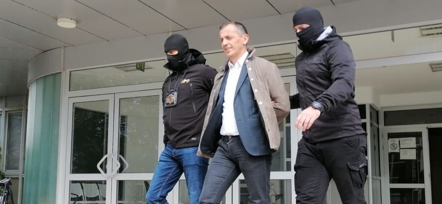 Первый вице-президент ЕГФ Предраг Бошкович вышел на свободу, но будет должен отмечаться в полиции