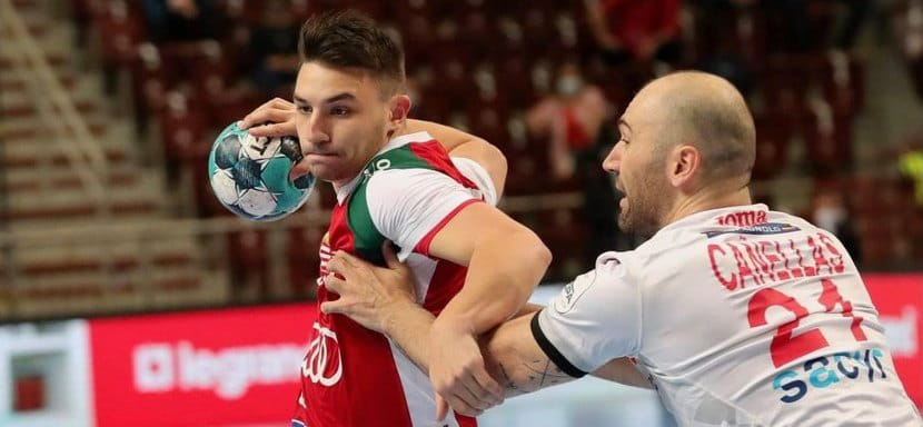 Бундеслига. "Штутгарт" подписал разыгрывающего венгерского "Чурго" Эгона Хануса