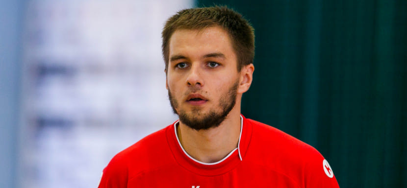 Olimpbet Суперлига. Официально. "Динамо" подписало контракты с левым крайним Михаилом Шарковым и вратарём Игорем Черниковым