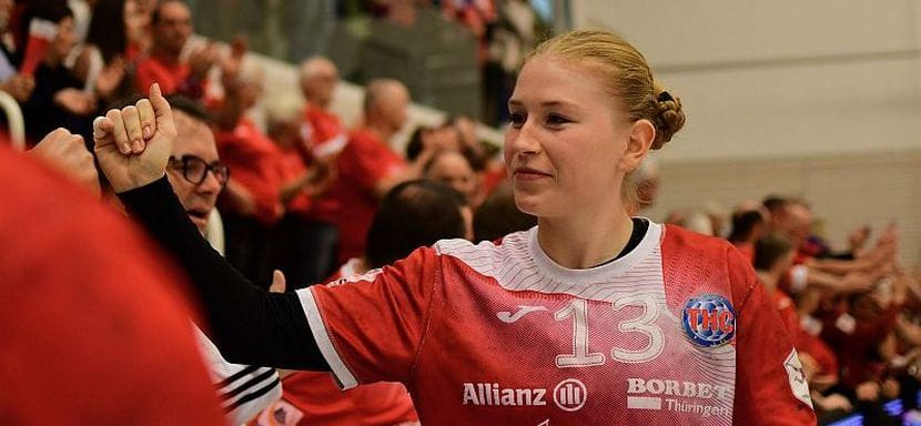 Женская бундеслига. Линейная сборной Германии Майке Шмельцер спустя семь лет решила покинуть "Тюрингер" и будет играть в Румынии