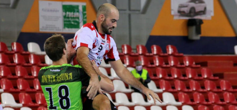 Испания. "Вилья де Аранда", "Сагунто", "Уэска", "Бидасоа" и "Гвадалахара" добились побед в субботних матчах чемпионата страны